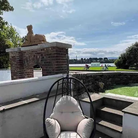 Magical Gate On Coast Apartment Dublin